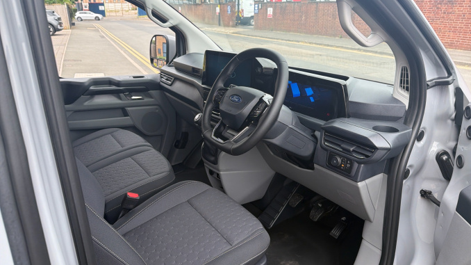 Ford Transit Custom 320 L1 Diesel Fwd 2.0 EcoBlue 136ps H1 Van Limited - Image 6